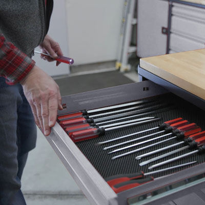 24" Deluxe Mobile Workbench